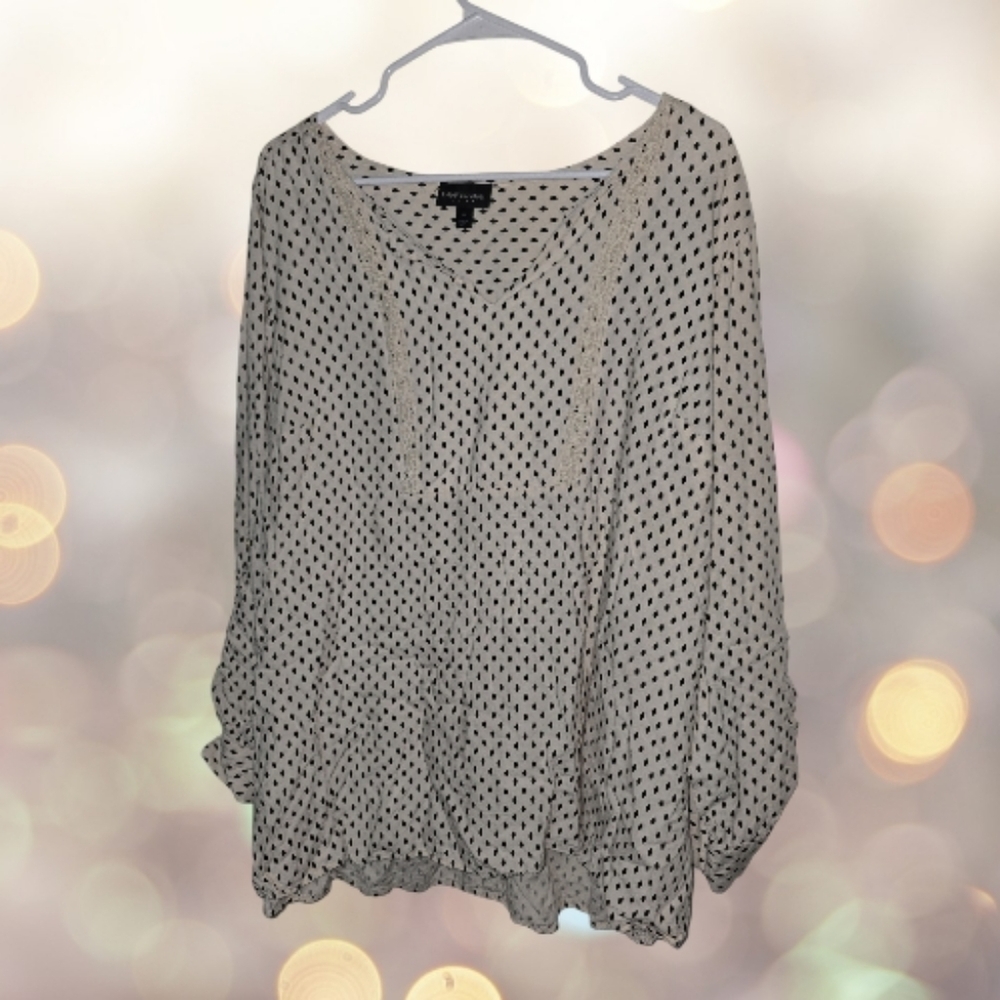 Lane Bryant Blouse Size 22 Cream & Black Diamond Print Roll-Tab Sleeves